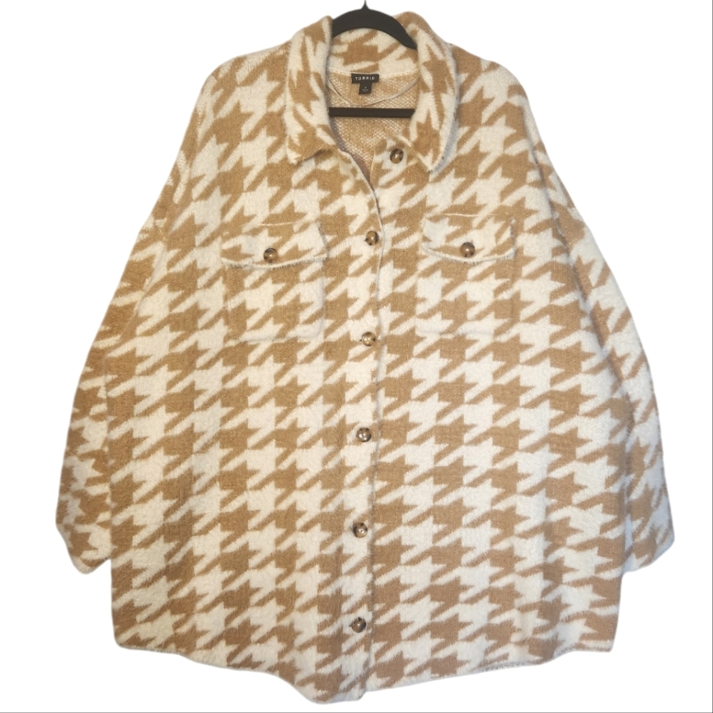 NWOT Torrid Houndstooth Iced Coffee Eyelash Shacket Sweater Size 4